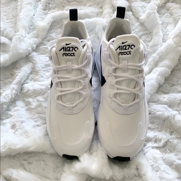 Nike Air Max 270 React - Picture 3 of 7